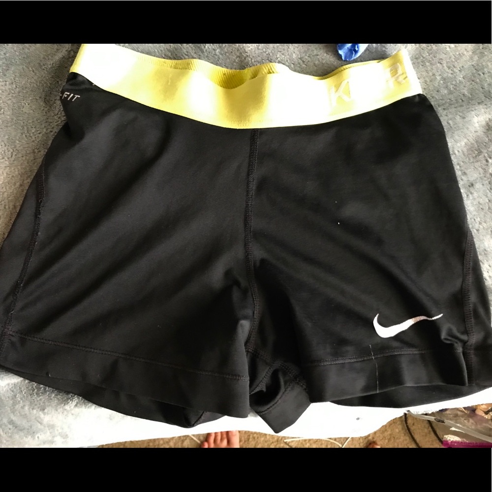 Black nike pros